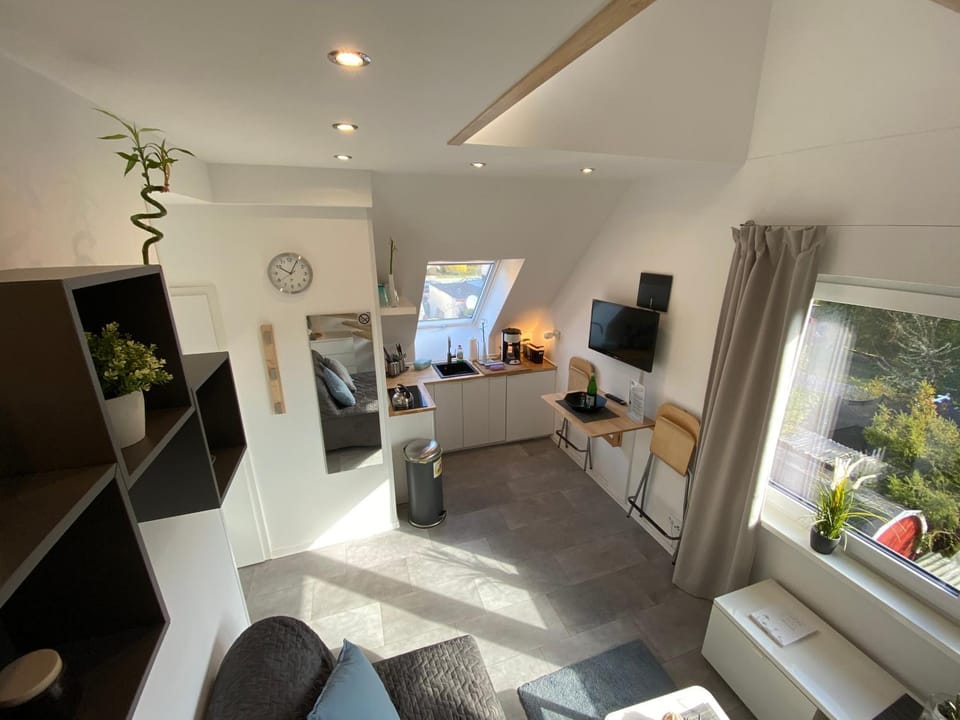 TV and multimedia, View (from property/room), View (from property/room), Kitchen or kitchenette, Living room, Seating area
