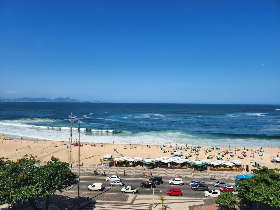 Vista total da Praia de Copacabana 802 Apartment in Rio de Janeiro