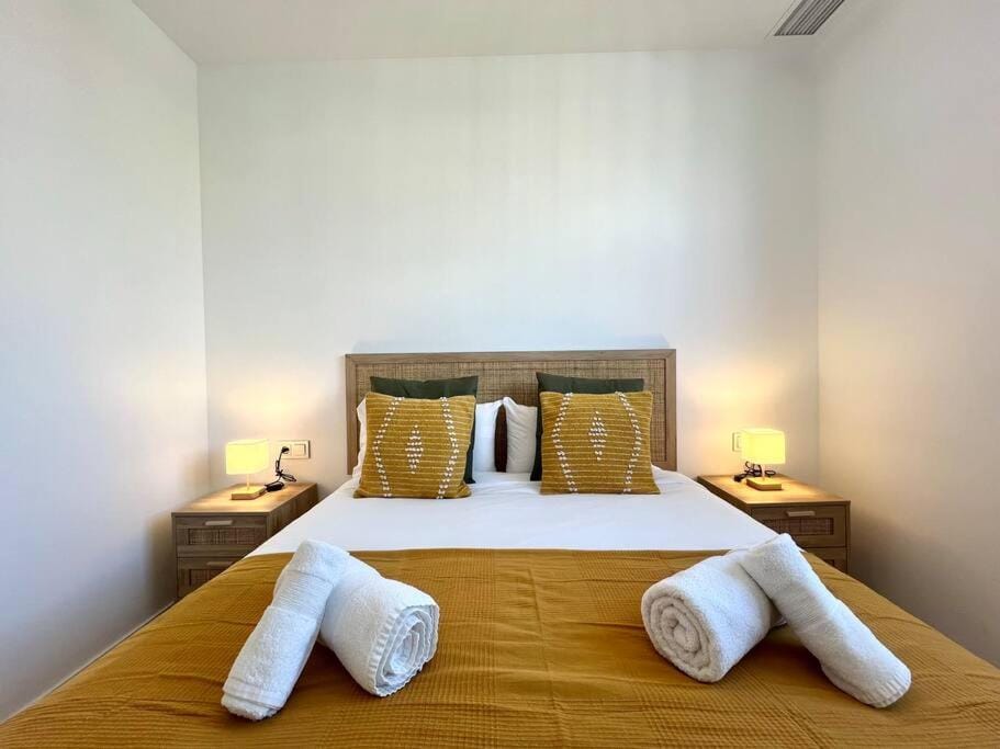 Bed, Photo of the whole room, Bedroom, towels, air conditioner