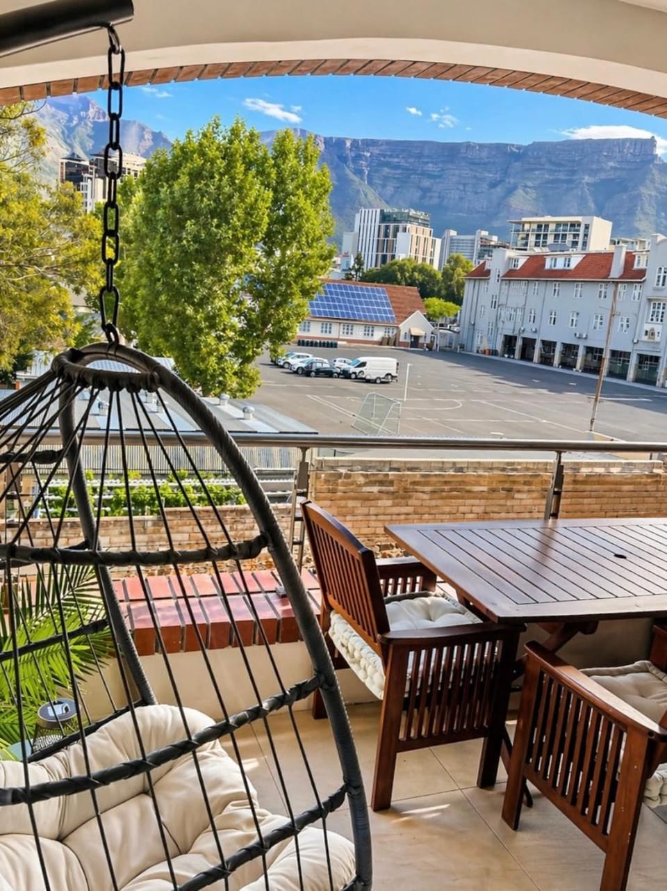 Patio, Day, BBQ facilities, BBQ facilities, Balcony/Terrace, Seating area, Mountain view