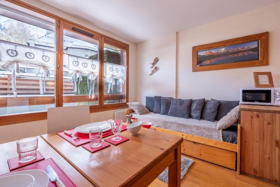 Delice - City center Les Houches & Free Parking - By Cozee Rentals Apartment in Les Houches