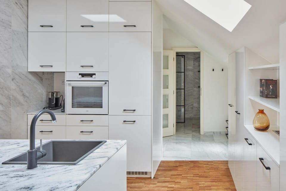 Kitchen or kitchenette