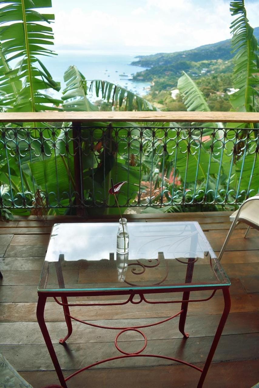 vista deslumbrante na Vila Apartment in Ilhabela