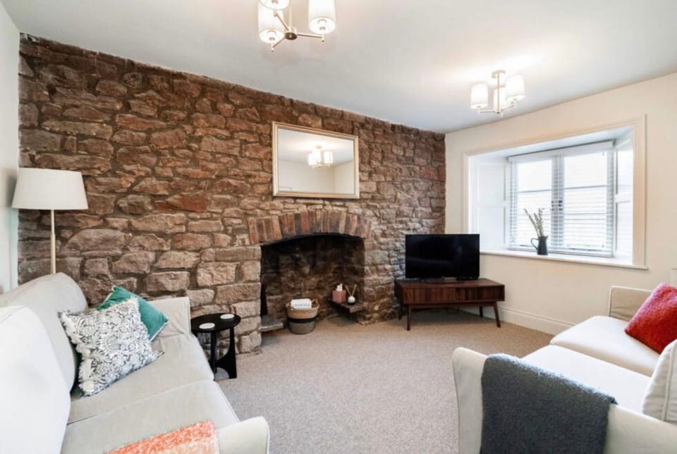 10 Wye Street - A sophisticated riverside home for 6 in Ross on Wye Apartment in Ross-on-Wye