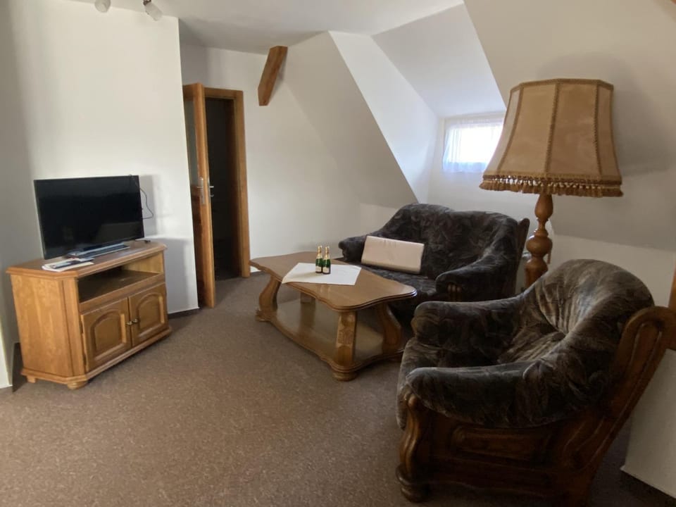 TV and multimedia, Seating area