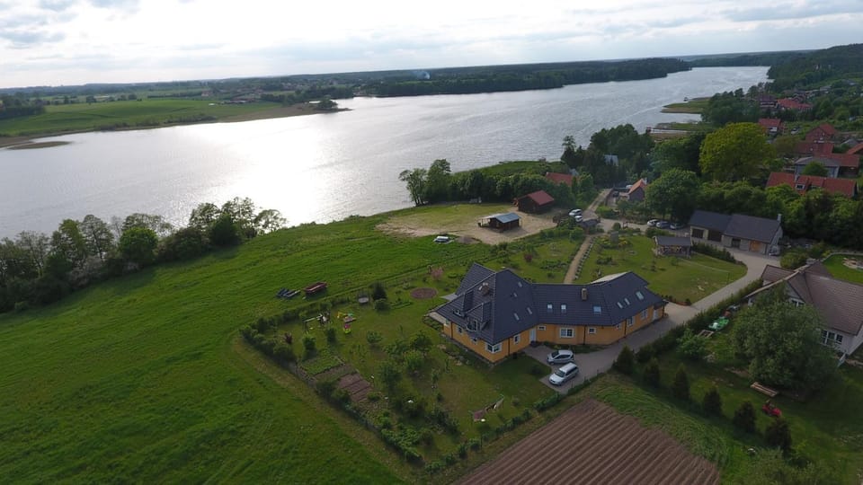 Neighbourhood, Bird's eye view