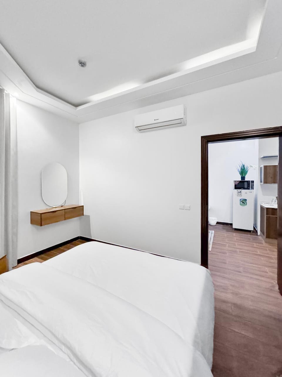Bed, Photo of the whole room, Bedroom, air conditioner