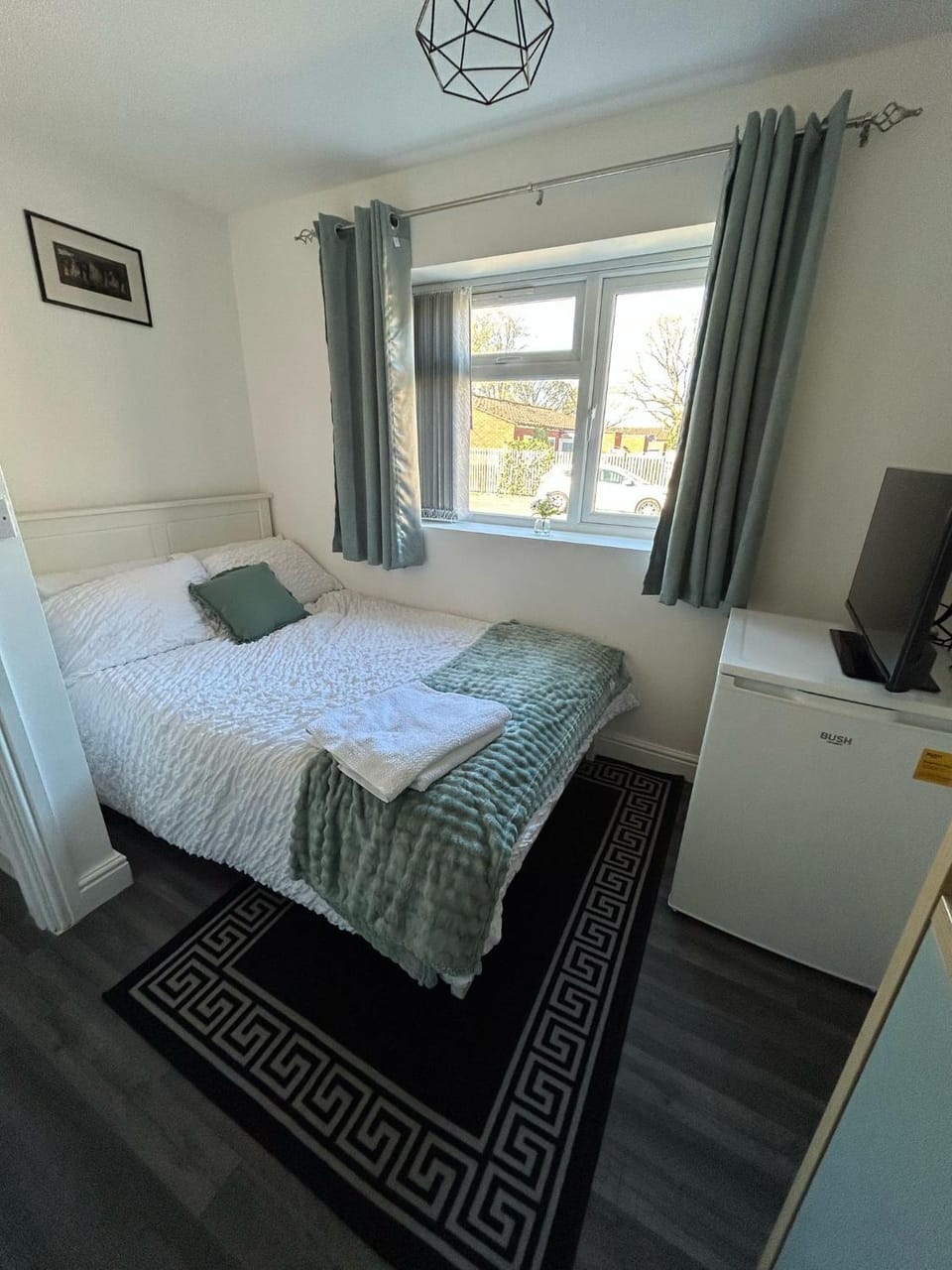 Private Room & En-Suite Bathroom - Long Term Stays & Contractors Welcomed Vacation rental in Birmingham