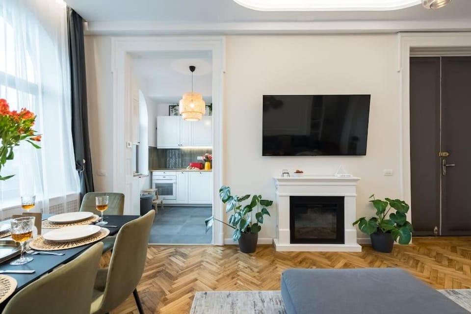 Stylish 5Br Apartment - Ateneu - Amazing Location Apartment in Bucharest