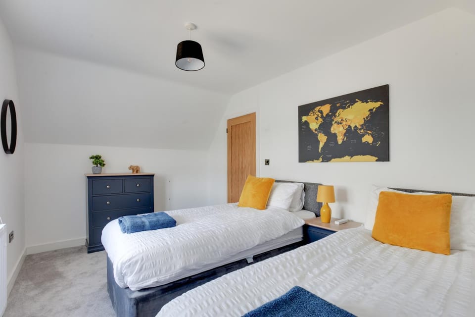 Kestrel Gardens Five Bedroom Homes House in Uttlesford