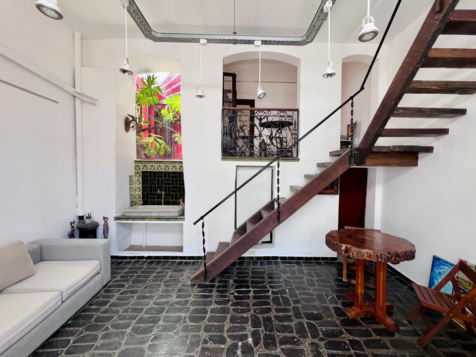 Artist' s House in the heart of San Telmo Apartment in Buenos Aires