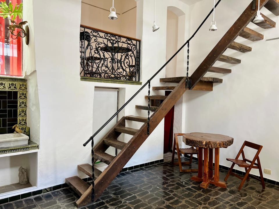 Artist' s House in the heart of San Telmo Apartment in Buenos Aires