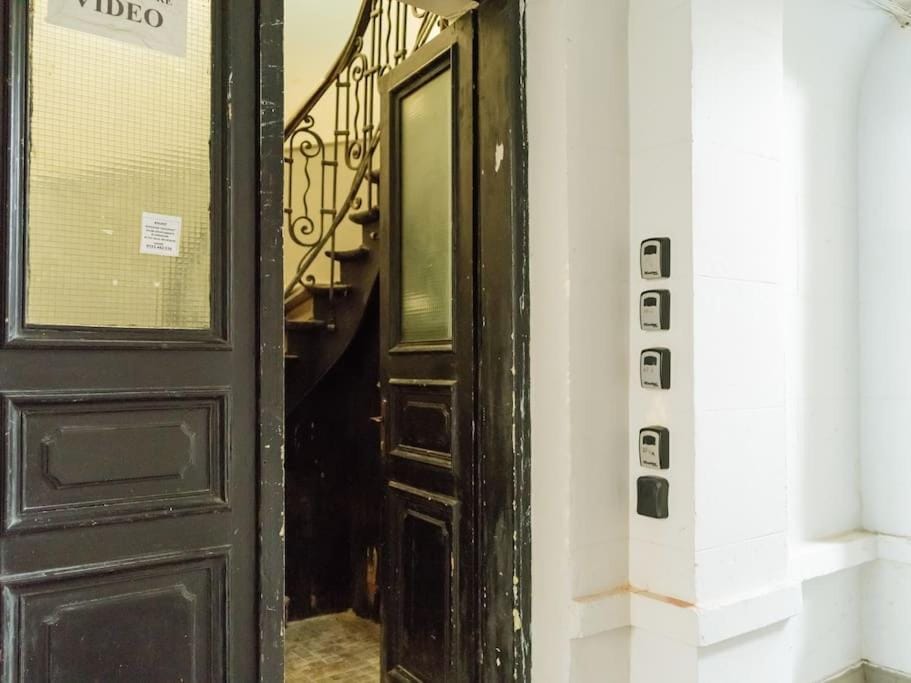 Stunning 2Br Apartment - Ateneu - City Center Apartment in Bucharest