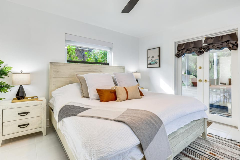 'The Peacock Bungalow' Near Fort Lauderdale Beach! House in Fort Lauderdale