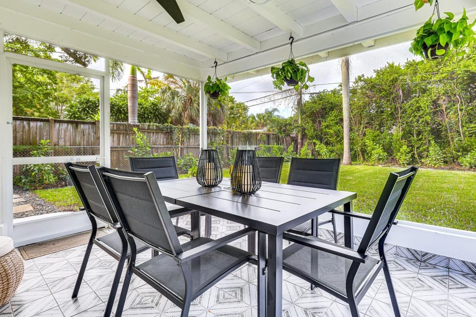 'The Peacock Bungalow' Near Fort Lauderdale Beach! House in Fort Lauderdale