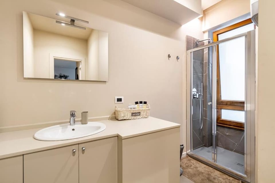 Duomo-Centrale Eco Design Suite Close to Subway Apartment in Milan