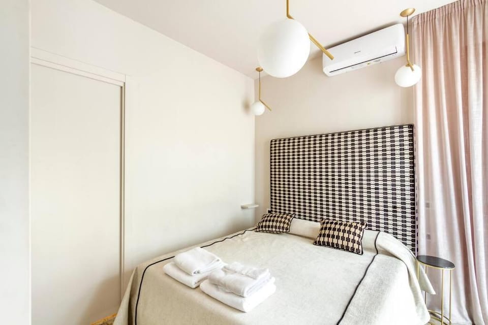 Duomo-Centrale Eco Design Suite Close to Subway Apartment in Milan