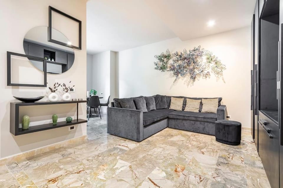 Duomo-Centrale Eco Design Suite Close to Subway Apartment in Milan