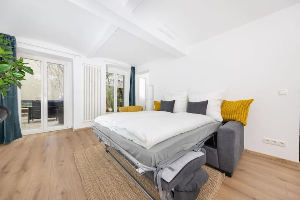 Bed, Living room, Photo of the whole room