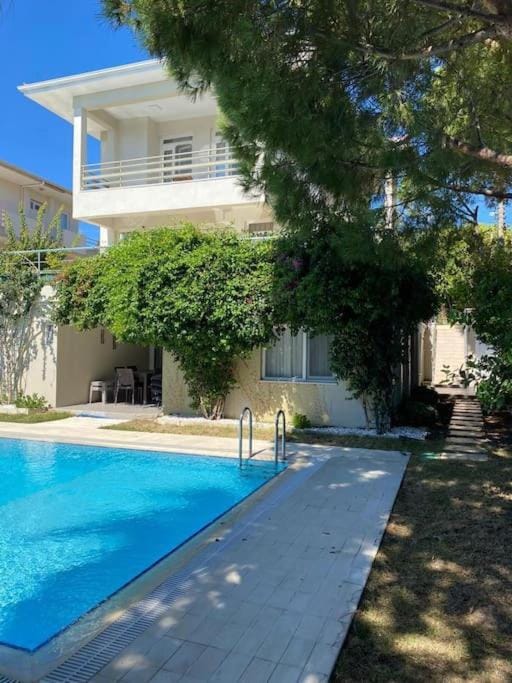 Spacious Exquisite 5BR Villa with Private Pool Villa in İzmir Province