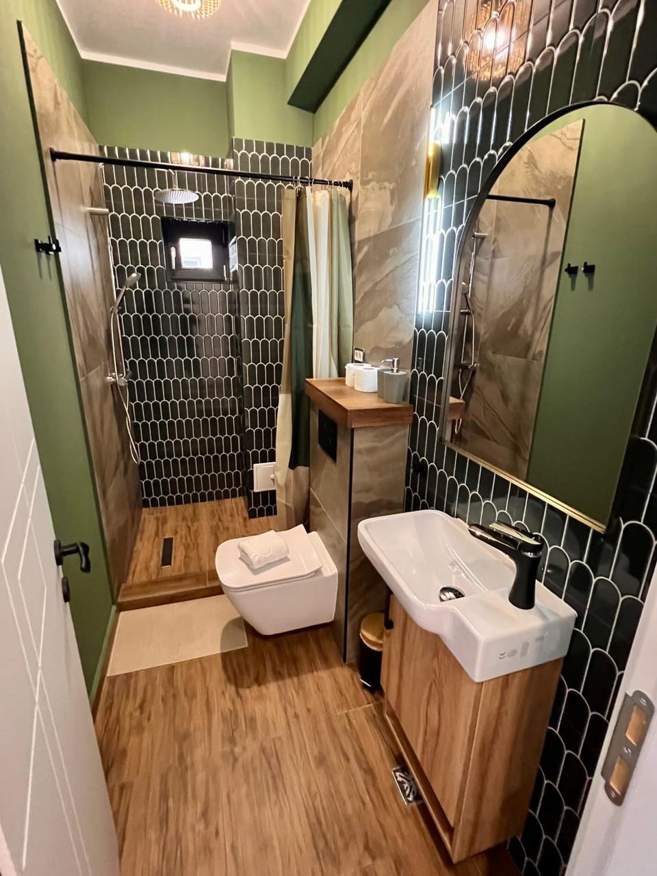 Shower, Toilet, Bathroom, towels
