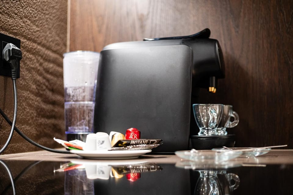Coffee/tea facilities, Kitchen or kitchenette, minibar, oven, stove, toaster