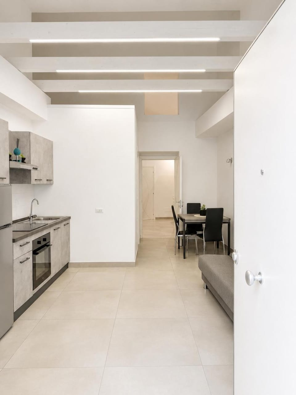 Kitchen or kitchenette, Dining area, oven, stove