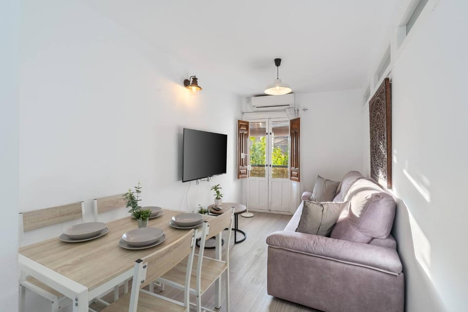 Communal lounge/ TV room, Living room