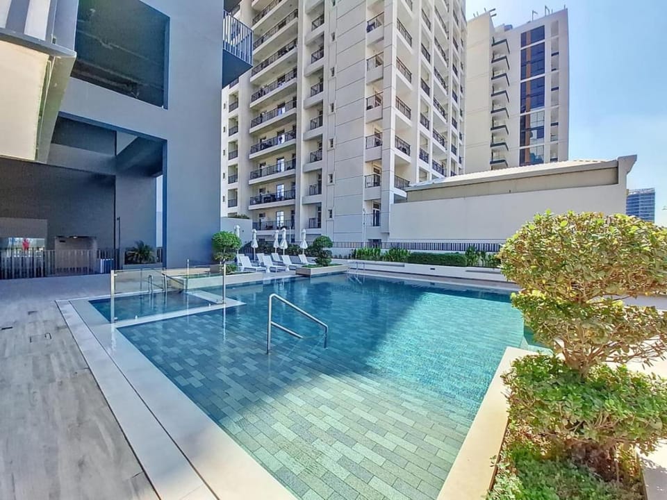 Swimming pool, Swimming pool