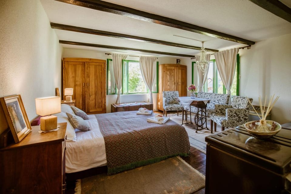 Seating area, Bedroom