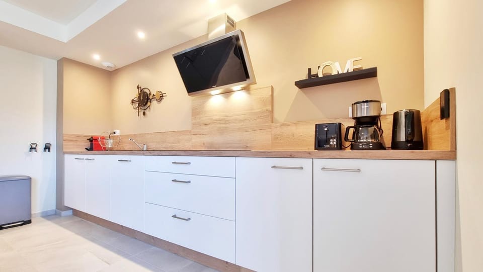 Coffee/tea facilities, Kitchen or kitchenette