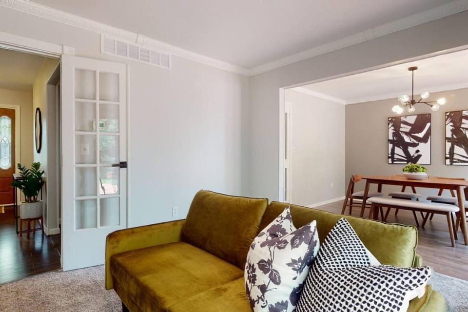 Canton Spacious 4BR Family Friendly Sleeps 8 House in Canton