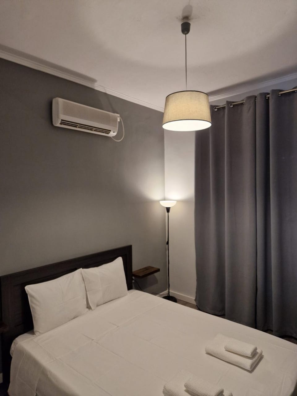 Bed, Bedroom, air conditioner