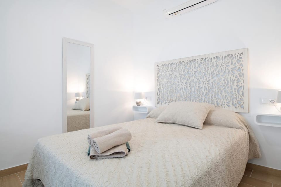 Living room, Bedroom