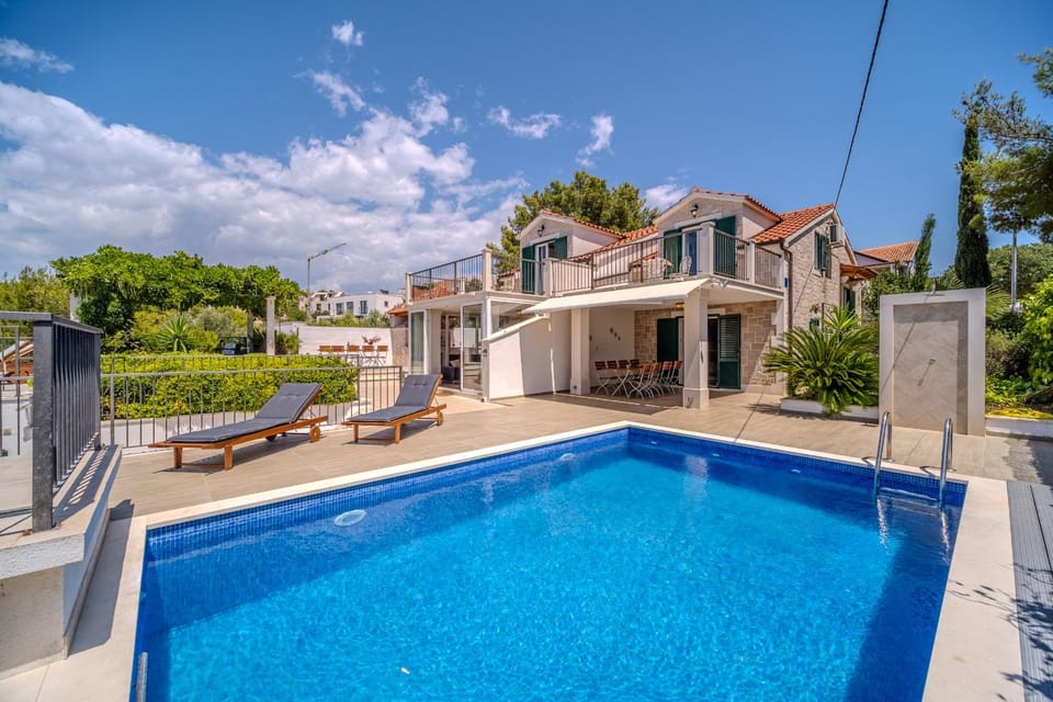Property building, Swimming pool