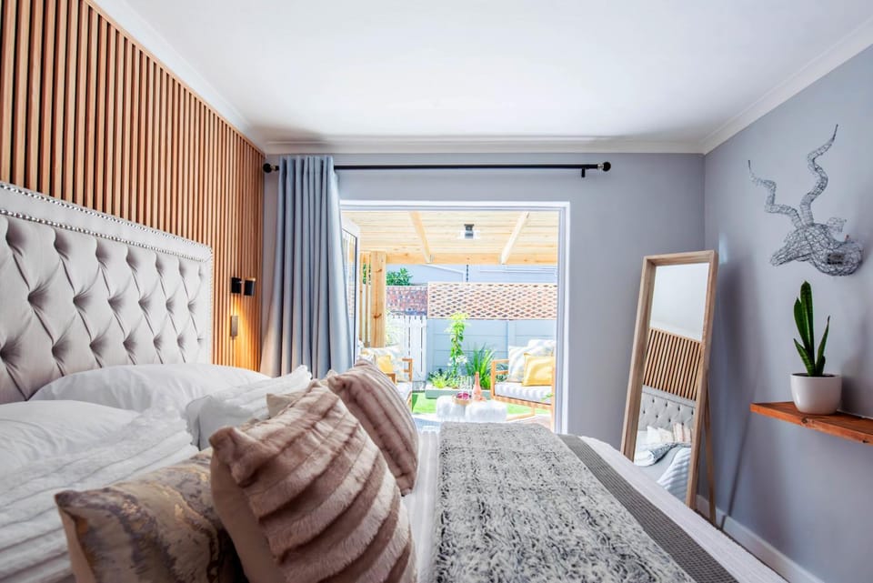 Patio, Bed, Bedroom
