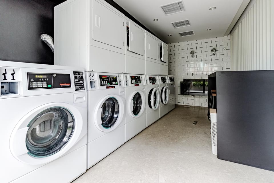 Property building, Day, Area and facilities, laundry, washing machine, dryer