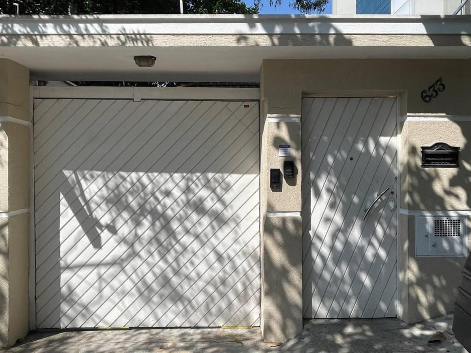 Property building, Facade/entrance, Day