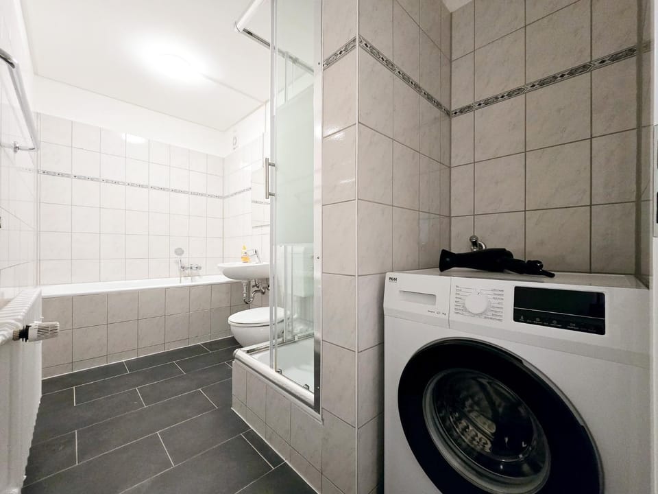 Shower, Toilet, Bathroom, washing machine