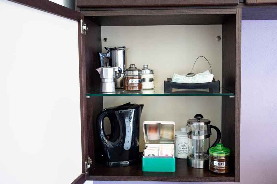Coffee/tea facilities, Kitchen or kitchenette