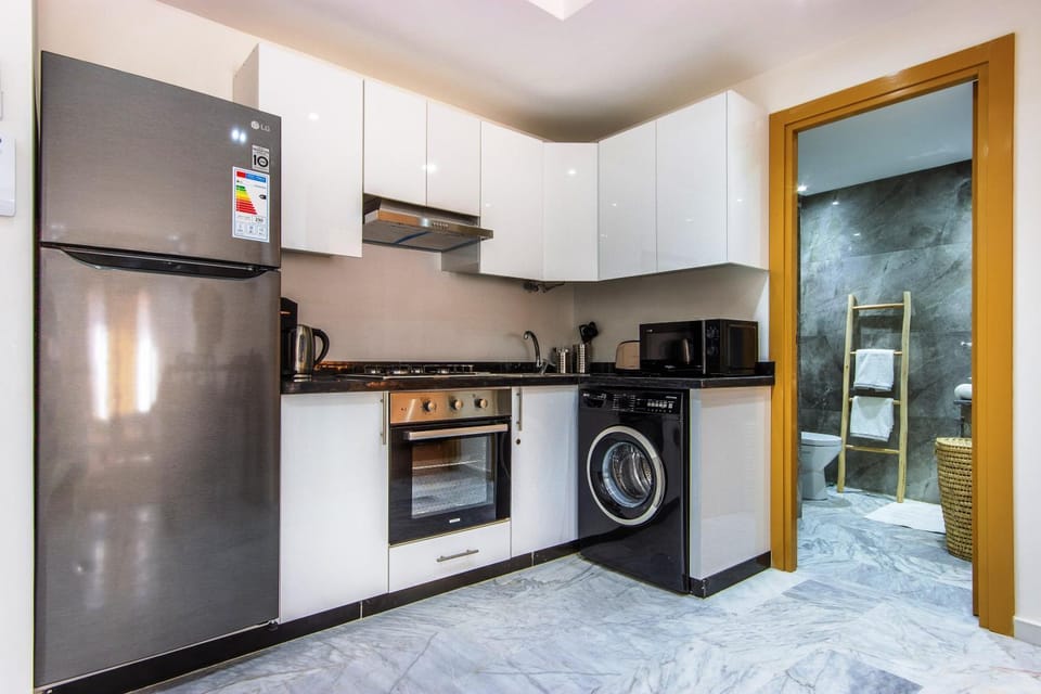 Kitchen or kitchenette, oven