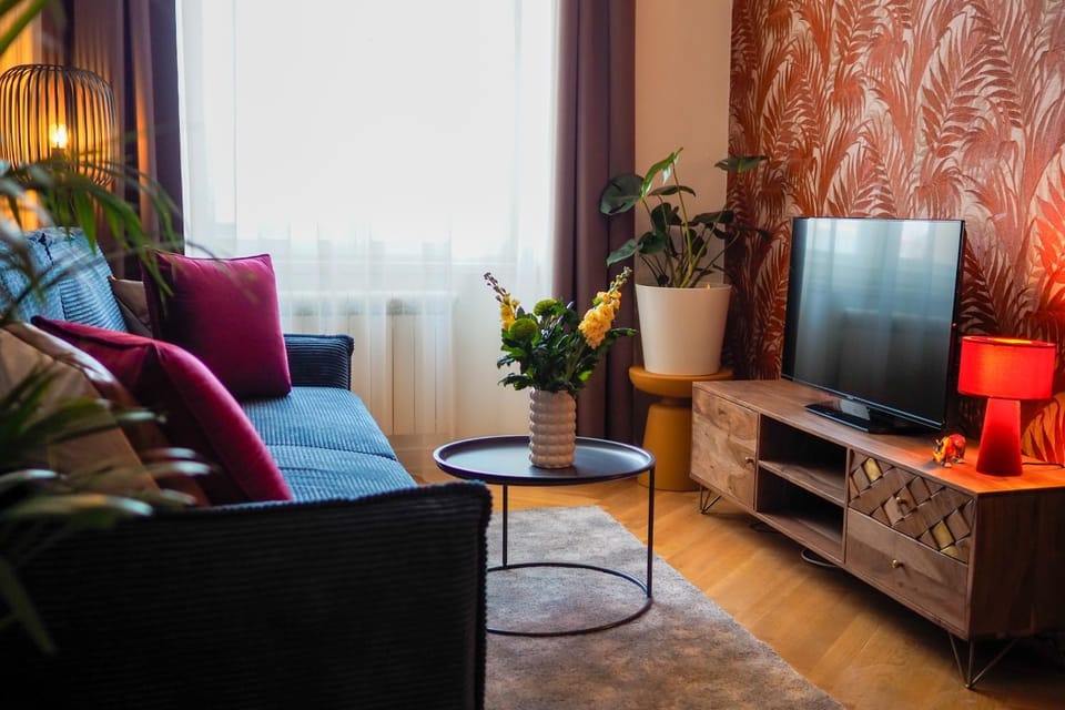 TV and multimedia, Living room, Seating area