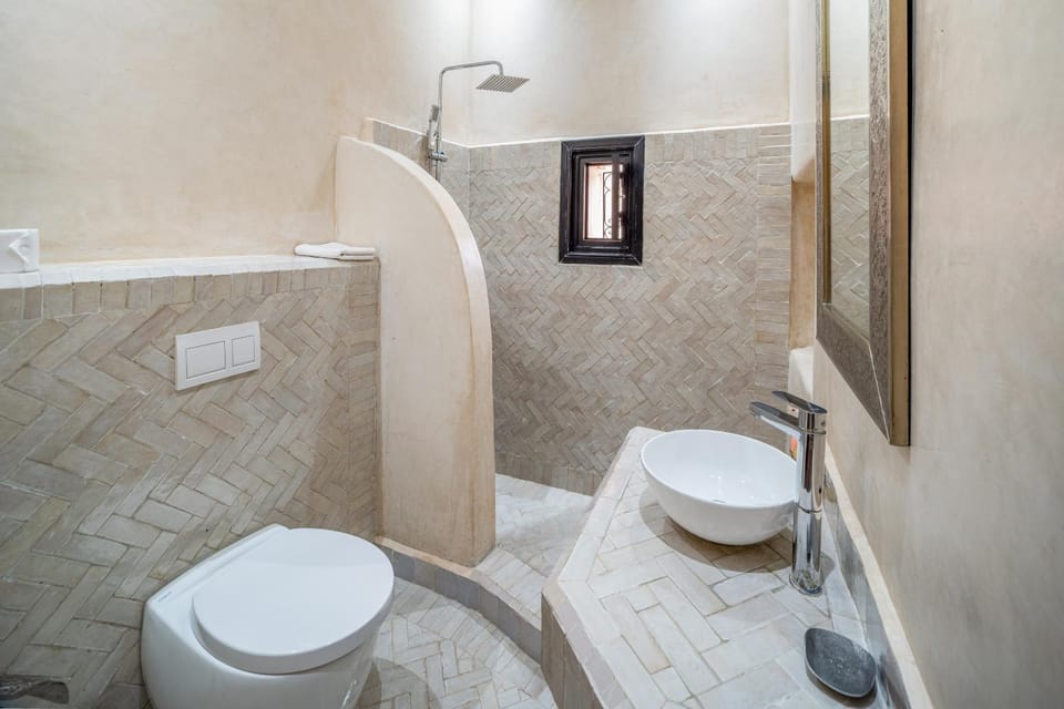 Shower, Toilet, Bathroom, bidet, towels
