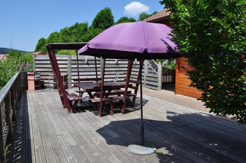 Chalet Ecrin équipé pour Personne à Mobilité Réduite, Belle vue lac, Sauna et Wifi Chalet in Gérardmer