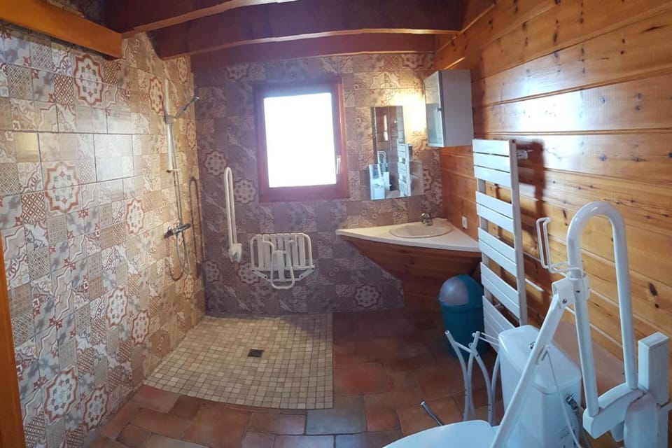 Chalet Ecrin équipé pour Personne à Mobilité Réduite, Belle vue lac, Sauna et Wifi Chalet in Gérardmer
