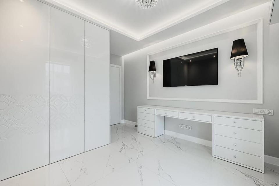 TV and multimedia, wardrobe