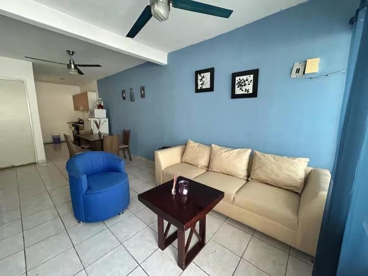 Living room, Seating area, Dining area, fireplace