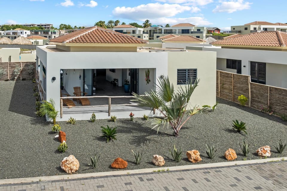 Property building, Day