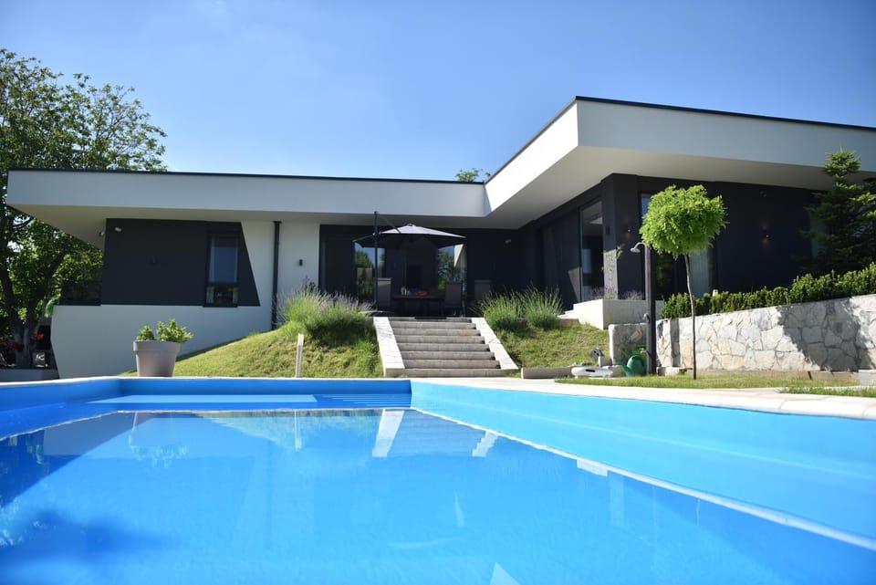 Property building, Swimming pool