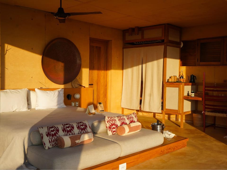 Bed, Photo of the whole room